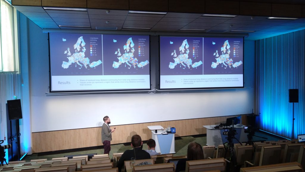 Tuomas Väisänen presenting at Mobile Tartu 2024