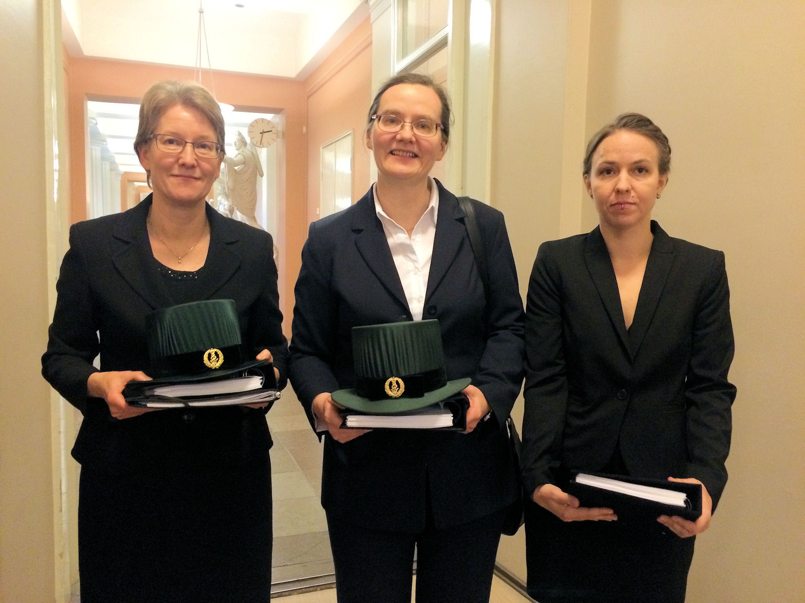 Prof. Anne Kallioniemi, Prof. Päivi Peltomäki and M.Sc Emmi Joensuu. Kuvaaja: Annette Gylling