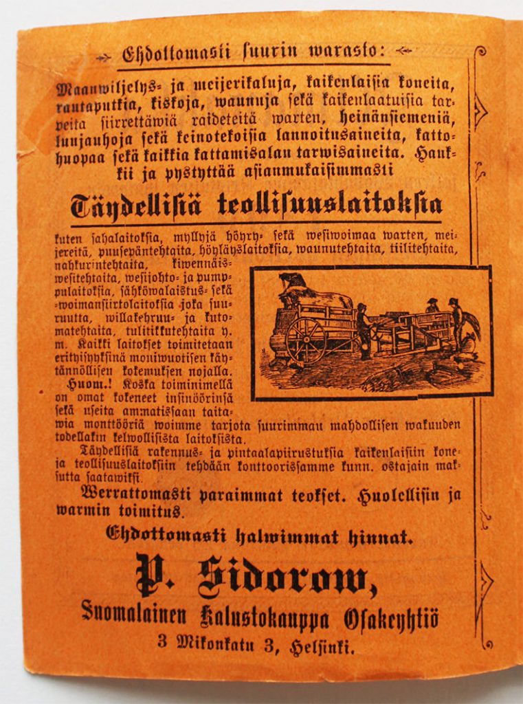 Ett foto på ett orangefärgat kalenderblad med en reklamannons i frakturskrift och en illustration som visar hur de saluförda redskapen används. På bilden finns tre män, kärror och kärvar.