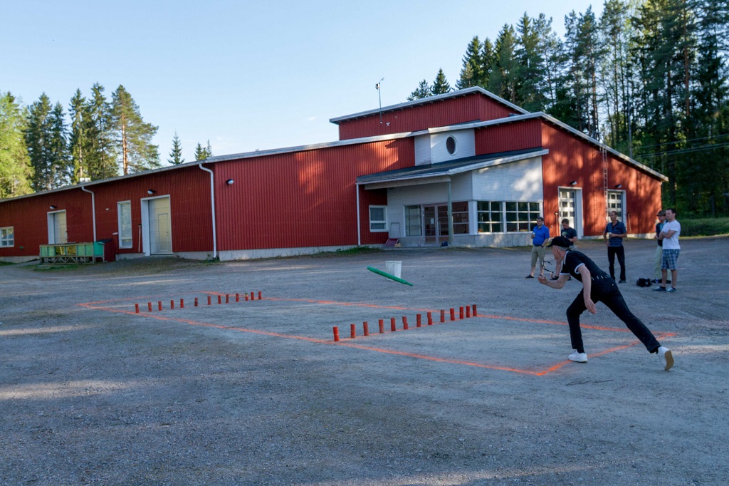 Team Tvärminne competing for the RESTAT championship in Kyykkä.